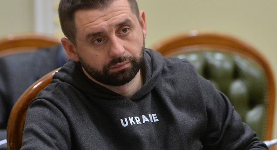 Нардепи поїдуть до військових: У "Слузі народу" пояснили паузу в засіданнях Ради