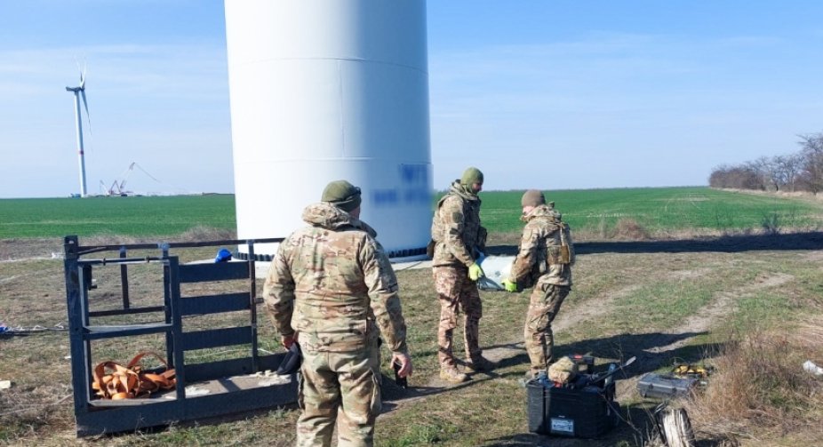 Shahed got stuck in the blades of a wind generator in Mykolaiv region: it was difficult to neutralize it