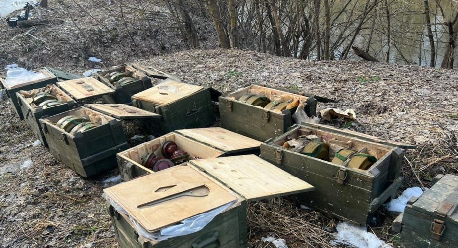 У Сумській області знайшли схрон із боєприпасами для ДРГ росіян: Тепер їх передадуть ЗСУ