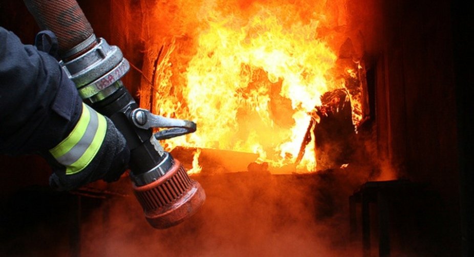 Російські війська вдарили по підприємству в Дніпропетровській області: виникла пожежа після атаки дронами "Шахед"