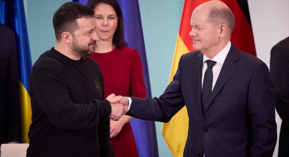 Шольц запевнив Зеленського у зміцненні зусиль щодо військової підтримки України