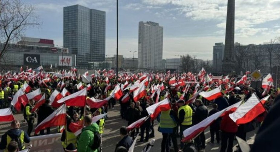 Протести продовжать та посилять: польські фермери не змогли домовитися з урядом