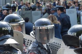 У Єревані озброєні люди увірвалися до відділення поліції, почалася стрілянина (ОНОВЛЕНО)