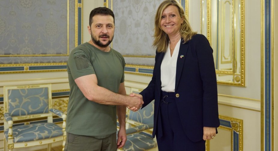Зеленський обговорив з делегацією парламенту Франції нещодавні пропозиції Макрона