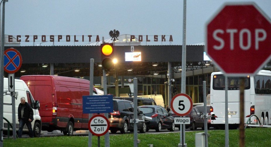 Stopping of buses on the border with Poland: reaction of the Cabinet of Ministers