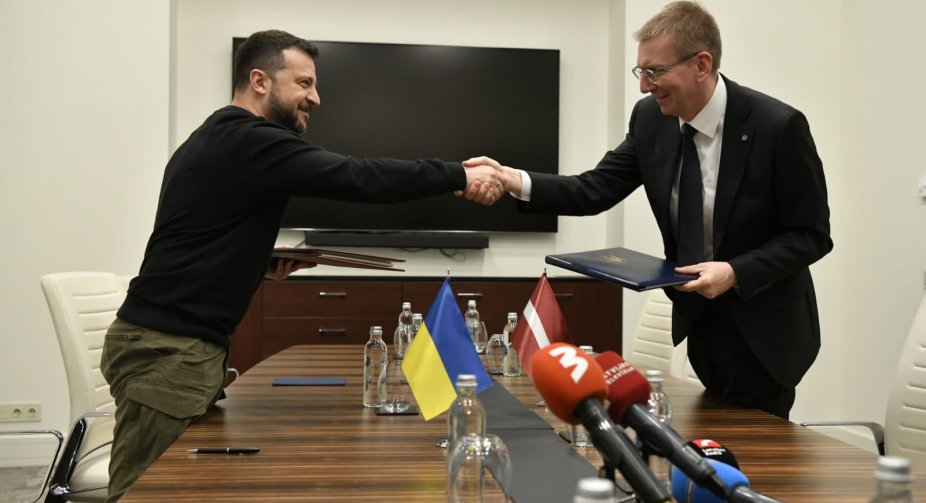Zelensky signs security agreement with Latvian president