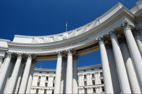 МЗС України заборонило здійснення консульських послуг для чоловіків призовного віку, - ЗМІ