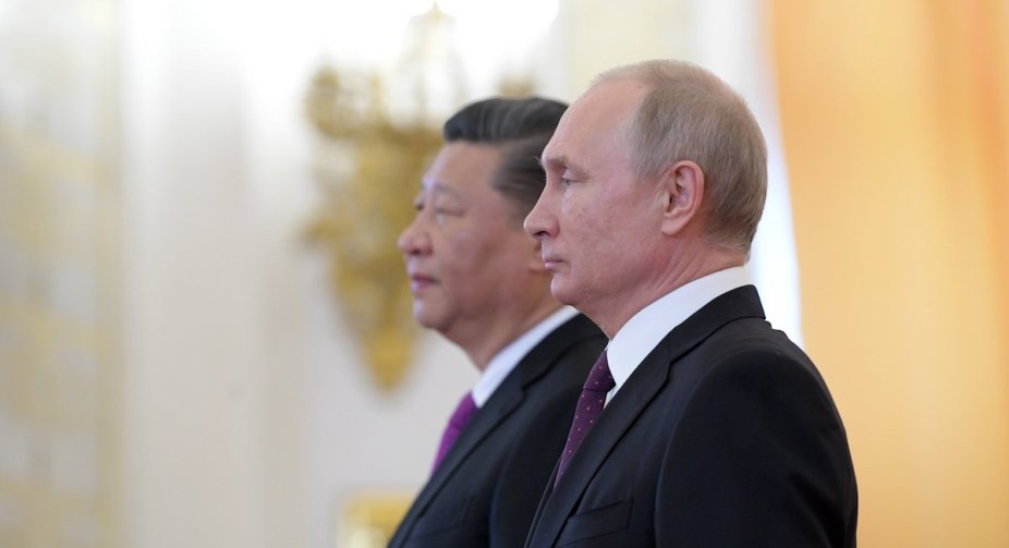 Китай активно підтримує російський ВПК, - Reuters