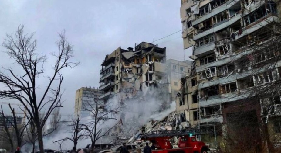 A hit in Dnipro: a high-rise building is on fire, nine people injured. A woman died in the region (UPDATED)