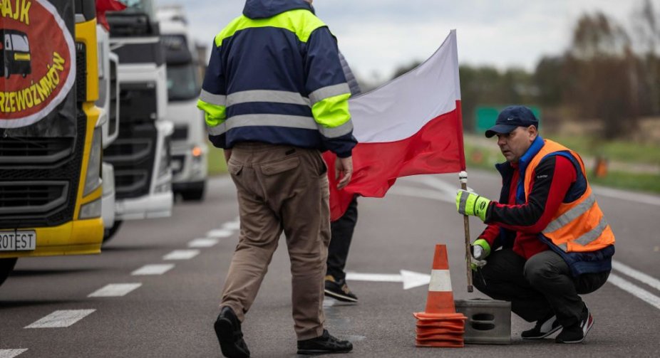 Поляки розблокували два КПП на кордоні з Україною