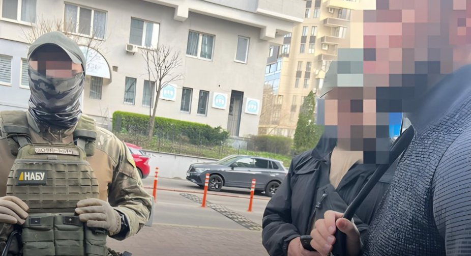 Ексрадника ОП затримали за розкрадання майже 100 млн грн "Укрзалізниці"