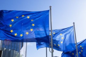The EU has agreed to extend duty-free trade with Ukraine, but with the possibility of restrictions