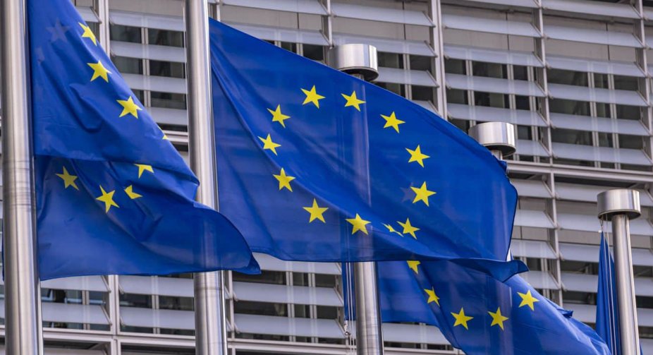 Єврокомісія реагує на зупинення консульських послуг українським чоловікам