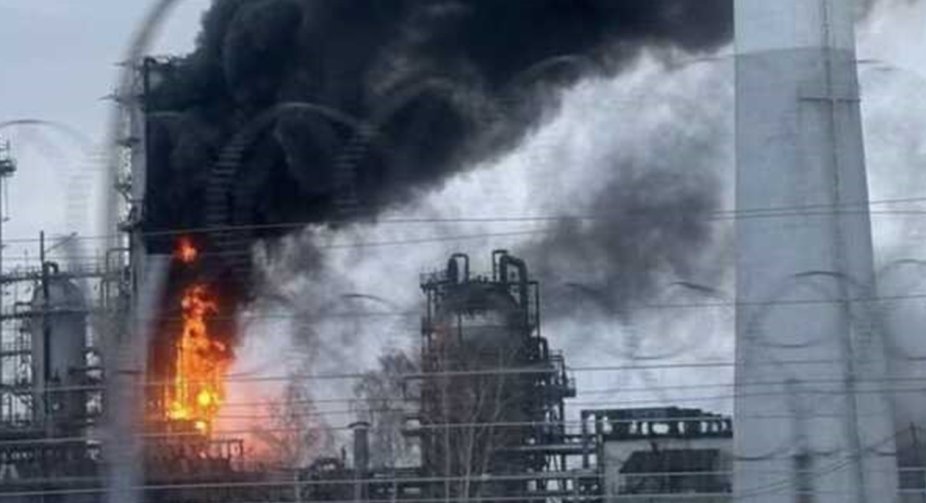 Україна вражає російські НПЗ дронами зі штучним інтелектом, - CNN 