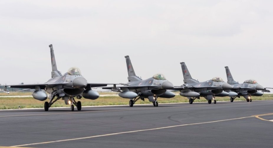 Столтенберг попередив, що F-16 не стануть для України «срібною кулею» проти Росії