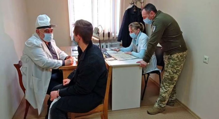 Військовозобов'язані чоловіки зі статусом "обмежено придатний" мають пройти повторну ВЛК до 4 лютого 2025 року