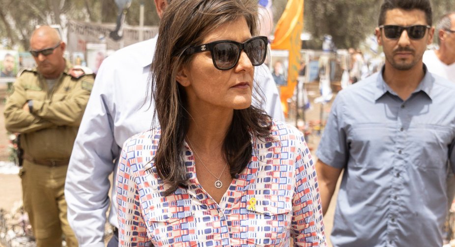 Nikki Haley left a message on an Israeli shell for the Gaza Strip: Finish them! America loves Israel