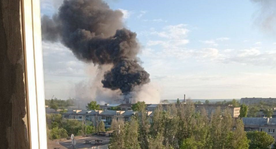 Вибухи та дим в окупованому Луганську: росіяни стверджують про ракетний удар