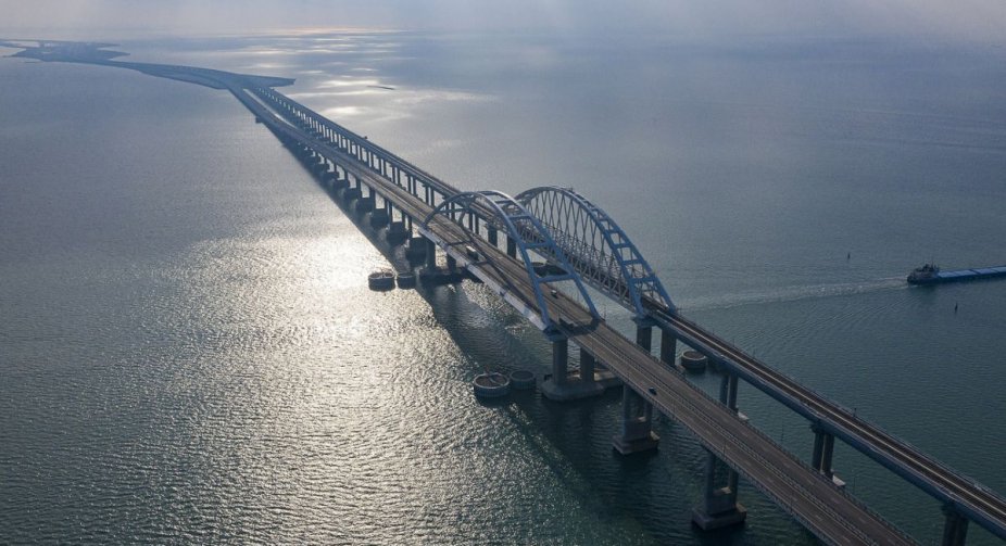 Проблеми з Кримським мостом: Росія утримується від повного використання логістики