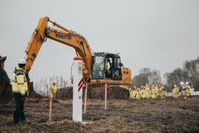 Latvian army builds fortifications near the border with Russia and Belarus