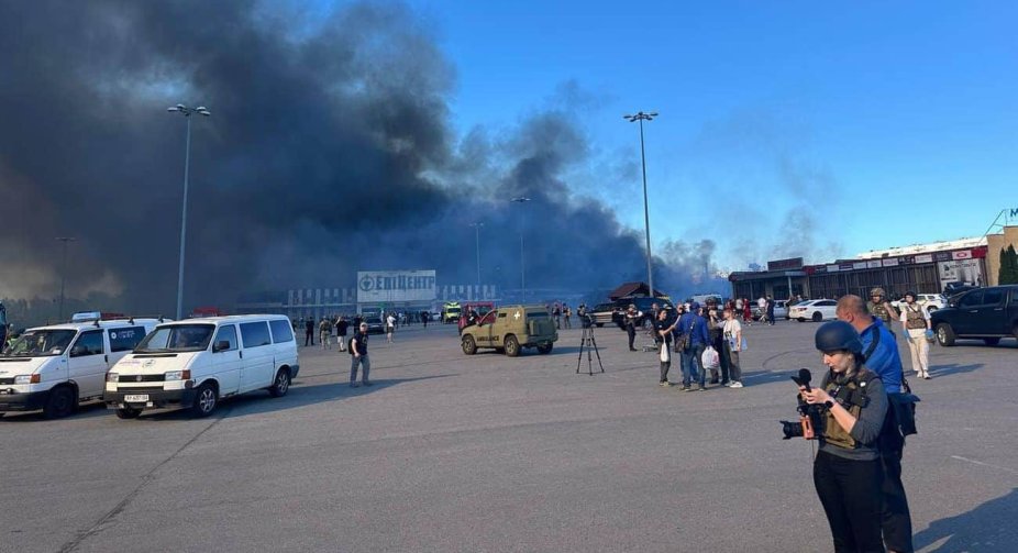 Prosecutor's Office: At least 20 people were at the epicenter of explosion in Kharkiv hypermarket
