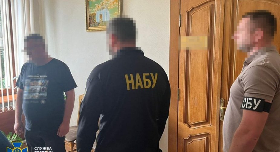 Розкрито корупційну схему: заступника голови Рівненської облради підозрюють у хабарництві