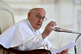 Switzerland invites Pope to peace summit on Ukraine