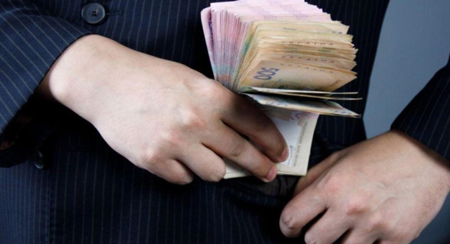 Середня зарплата чиновників перевищила 50 тисяч грн, - дані Мінфіну