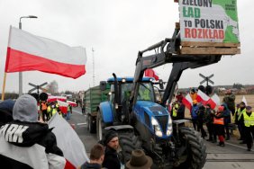 Пункт пропуску "Шегині-Медика" залишається відкритим: блокування польськими фермерами поки не сталося