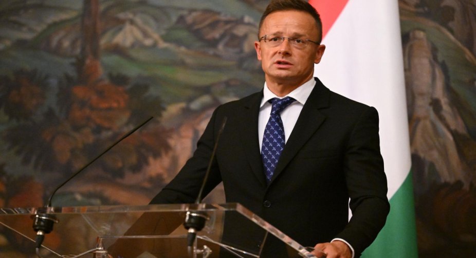 Сіярто: Угорщина підтримує мирний план Китаю і Бразилії щодо України