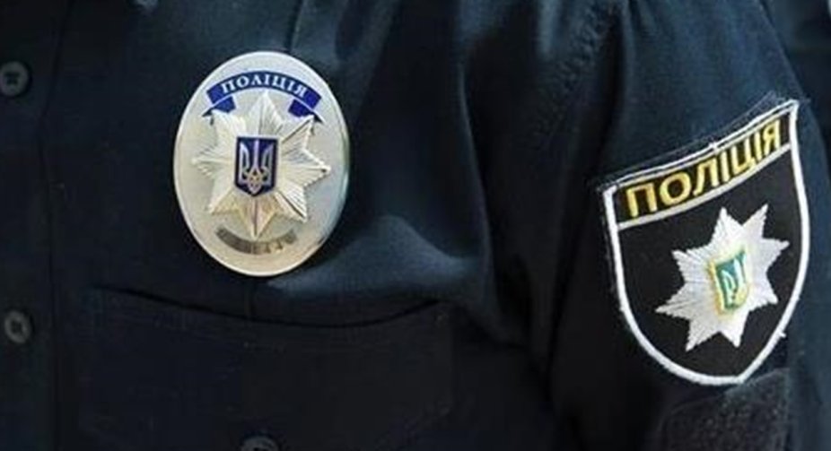 In Kherson, a woman bit a policeman while protecting her son from a document check