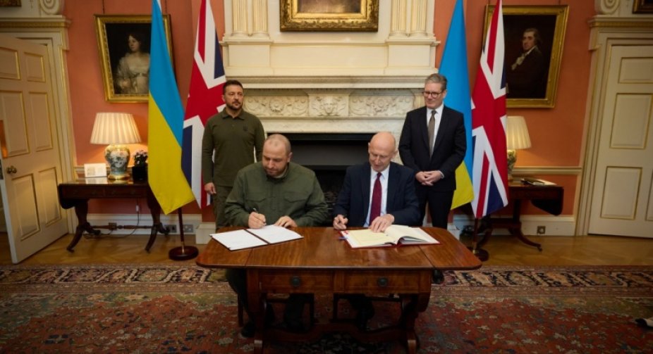 Україна та Британія підписали угоду на 2,5 млрд доларів: фокус на протиповітряну оборону та бронетехніку