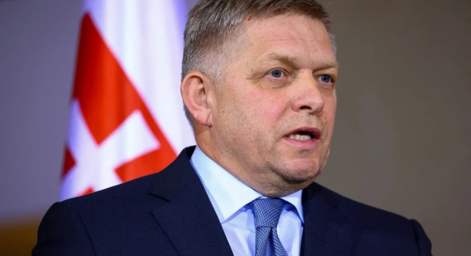 Фіцо обіцяє зупинити постачання дизпального в Україну, якщо не відновиться транзит нафти "Лукойлу"