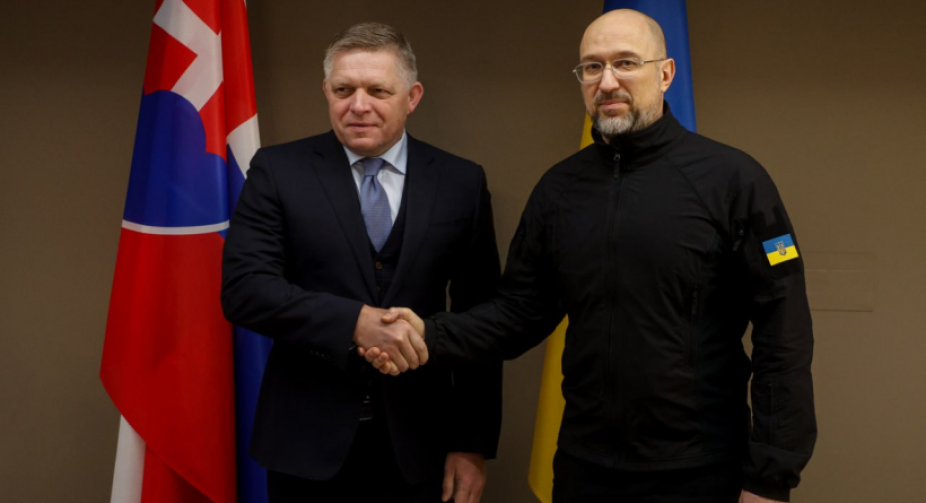 Україна і Словаччина обговорюють відновлення транзиту російської нафти: що пропонує Братислава