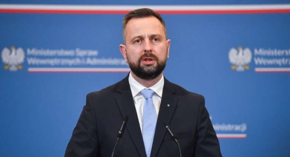 Польща не буде збивати ракети над Україною без погодження з НАТО, - міністр оборони Польщі