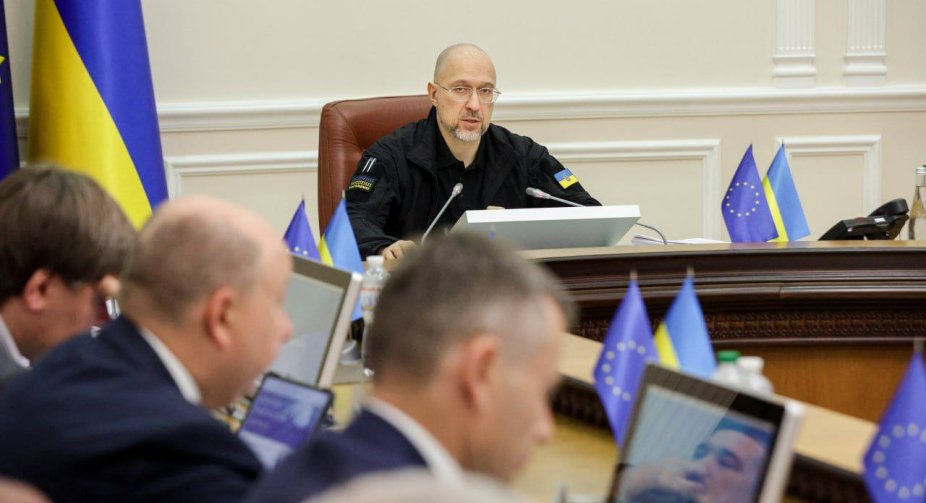 Україна отримає грант у розмірі $3,9 млрд від США на зарплати і соцпрограми, - Шмигаль