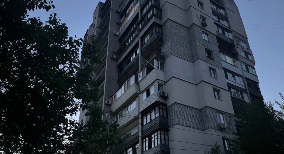 Ракетний удар по Дніпру: постраждали семеро людей, пошкоджено будинки та супермаркет