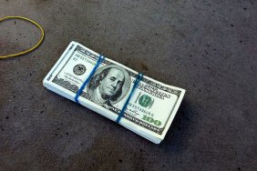 Двох прокурорів було спіймано під час отримання $170 000 хабара