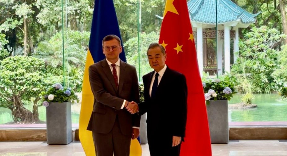 Кулеба за підсумками зустрічі з главою МЗС Китаю: Україна готова до переговорів із Росією на певному етапі