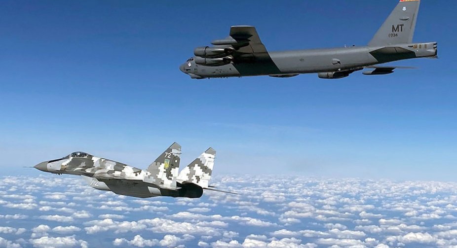Американські B-52 в Румунії: нове посилення безпеки на кордоні з Україною