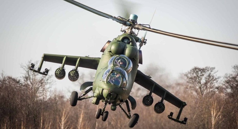 Українська розвідка завдала удару по трьом російським вертольотам: один з них знищений на аеродромі