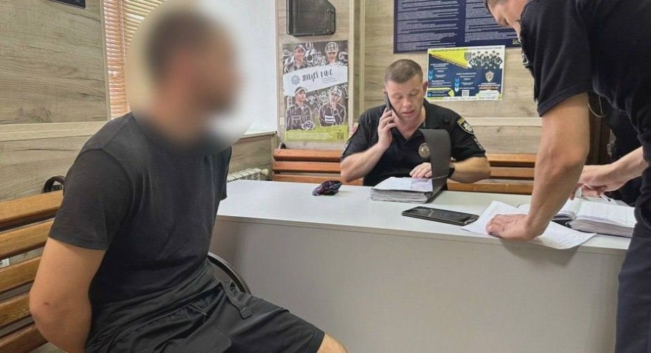 В Одесі біля Привозу сталася стрілянина: поліцейські та перехожі вступили в конфлікт