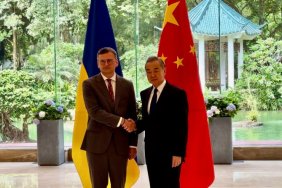 Кулеба за підсумками зустрічі з главою МЗС Китаю: Україна готова до переговорів із Росією на певному етапі