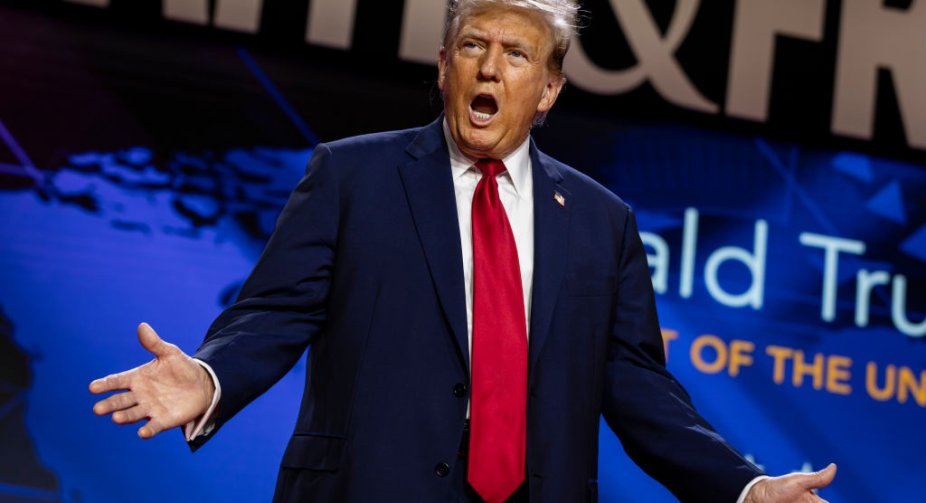 Трамп підтвердив участь у дебатах з Харріс, незважаючи на вибір телеканалу