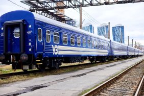 Потяги суттєво відстають від графіка через учорашній обстріл залізничної інфраструктури в Полтавській області, - "Укрзалізниця"