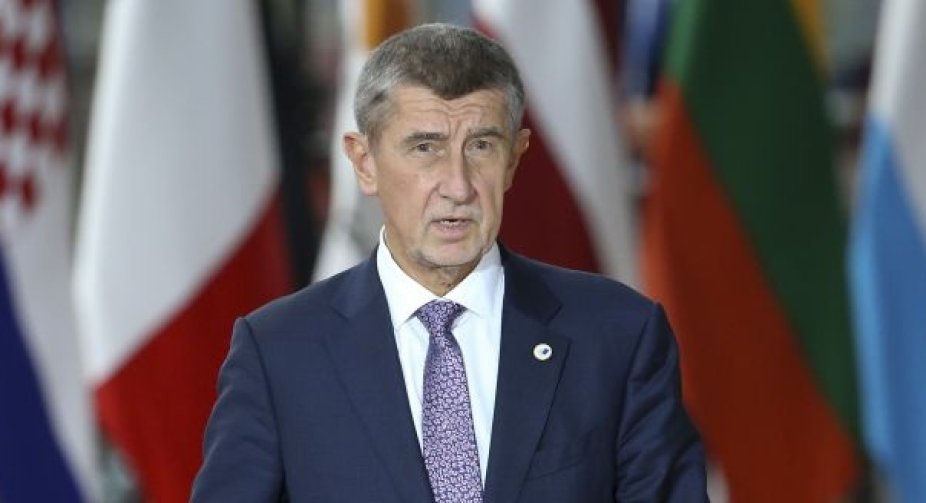 Прем’єр Чехії, який закликав європейських лідерів до миру, заявив про готовність воювати проти Росії